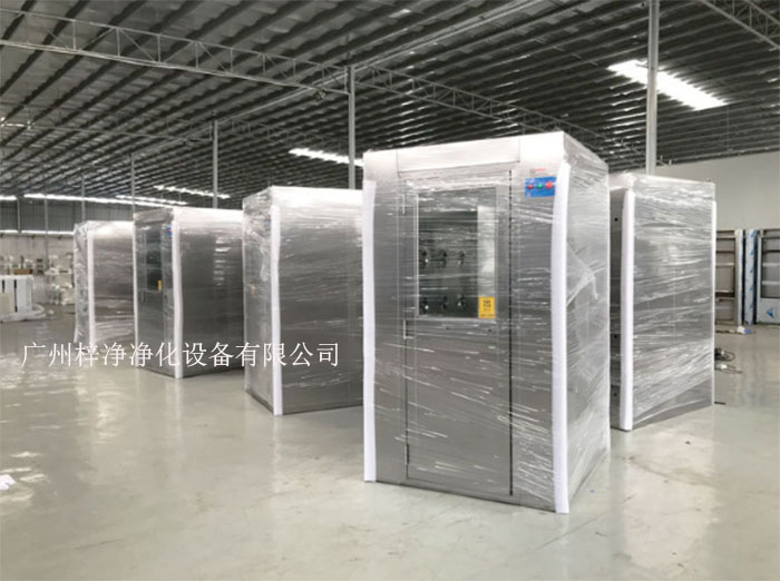 全不銹鋼風淋室通道在多個行業(yè)具有廣泛的應(yīng)用場景