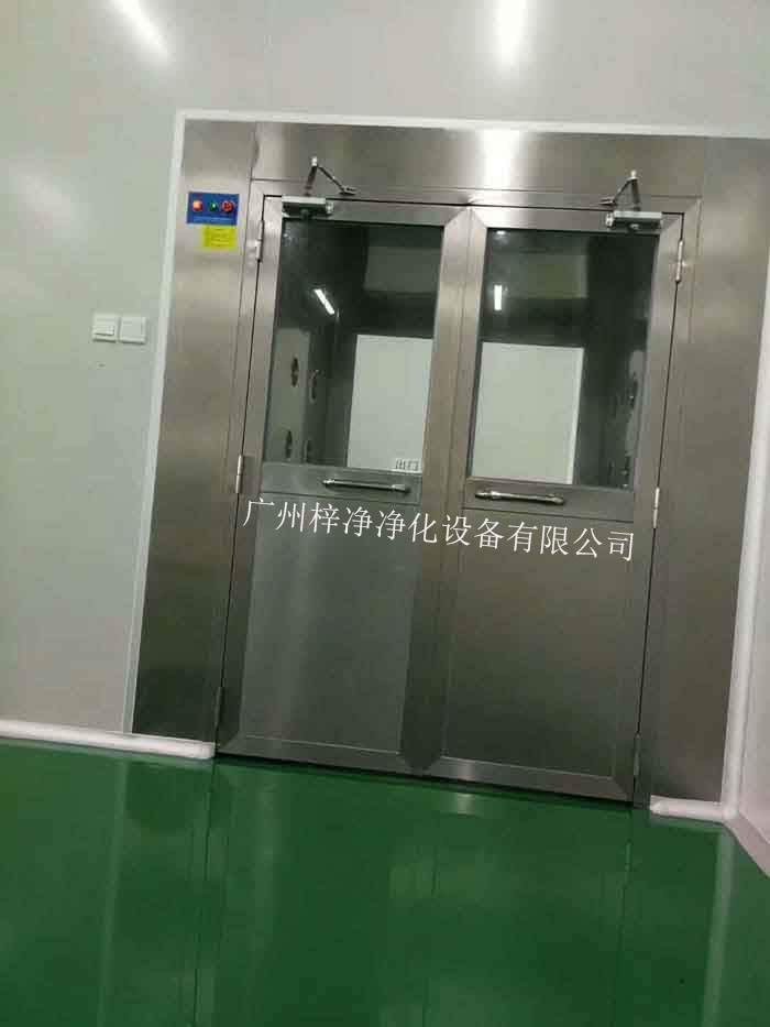 檢查風淋室高效過濾器和初效過濾器是否干凈，如有灰塵或雜質，應進行清潔或更換。